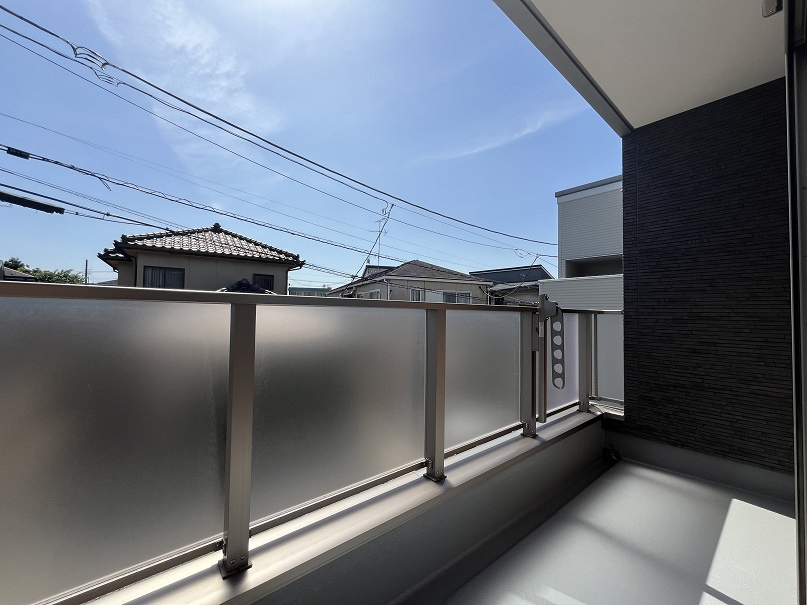 蒲生本町未入居住宅のバルコニー|暖かな日差しのふりそそぐバルコニー、眺望良好です。