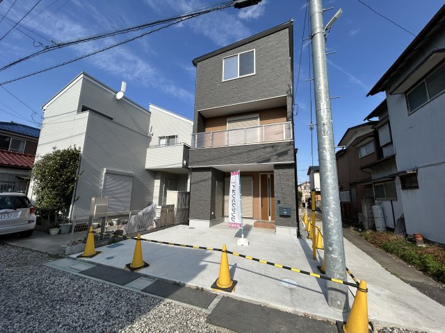蒲生本町未入居住宅の前面道路含む現地写真|南側通路地につき開放感があります