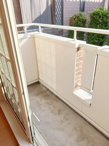 コーポ天王のバルコニー|落ち着いた時間を過ごせるバルコニーです