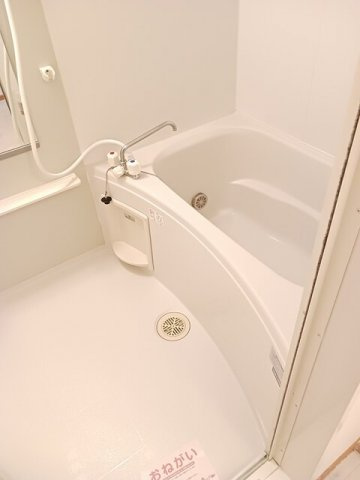 熊本市東区新外１丁目のアパートの浴室|コンパクトで使いやすいお風呂です