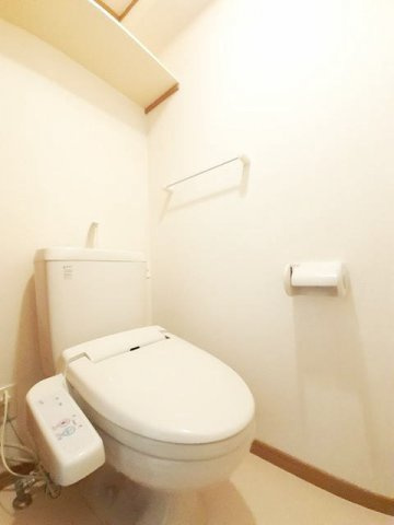 熊本市東区小峯２丁目の賃貸マンションのトイレ|コンパクトで使いやすいトイレです