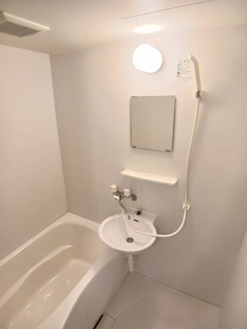 熊本市東区小山１丁目のアパートの浴室|ゆったり過ごせるお風呂です