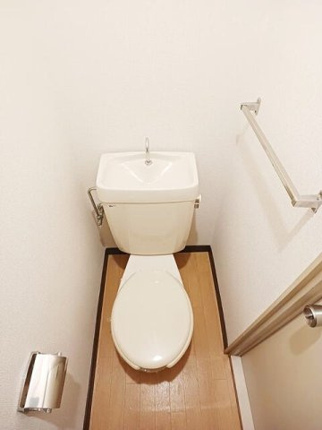 熊本市中央区八王寺町のアパートのトイレ|清潔感のあるトイレです