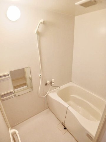 熊本市東区小山２丁目のアパートの浴室|お風呂で日々の疲れを落としましょう