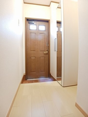 熊本市東区小山２丁目のアパートの玄関|玄関です