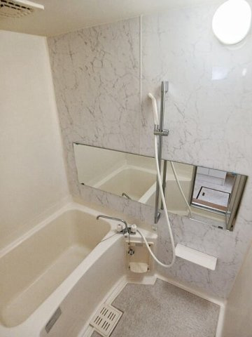 熊本市東区小山２丁目のアパートの浴室|お風呂です