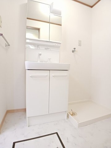 熊本市東区小山２丁目のアパートの洗面所|スペースが確保できる洗面所です