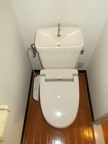 熊本市北区鹿子木町のアパートのトイレ|コンパクトで使いやすいトイレです