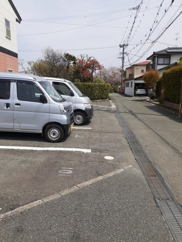 熊本市北区鹿子木町のアパートの駐車場|駐車場に車を止められます