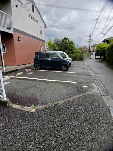 熊本市北区鹿子木町のアパートの駐車場|駐車場完備です