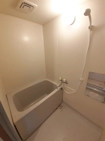 合志市豊岡のアパートの浴室|きれいなお風呂です