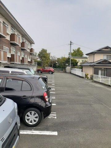 熊本市北区龍田６丁目のアパートの駐車場|駐車場に車を止められます