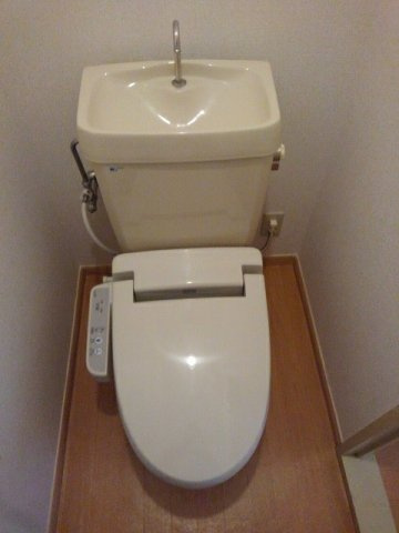 熊本市北区西梶尾町のアパートのトイレ|コンパクトで使いやすいトイレです