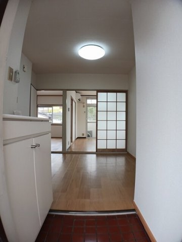 熊本市北区打越町のアパートの玄関|落ち着いた玄関です