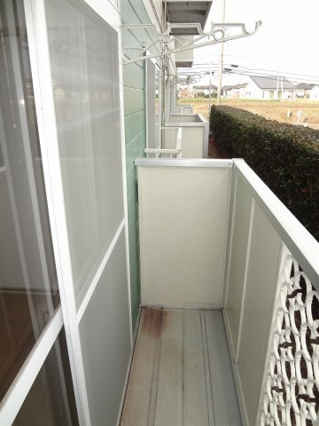 熊本市北区西梶尾町のアパートのバルコニー|外からの目が気にならないバルコニーで洗濯物が干せます