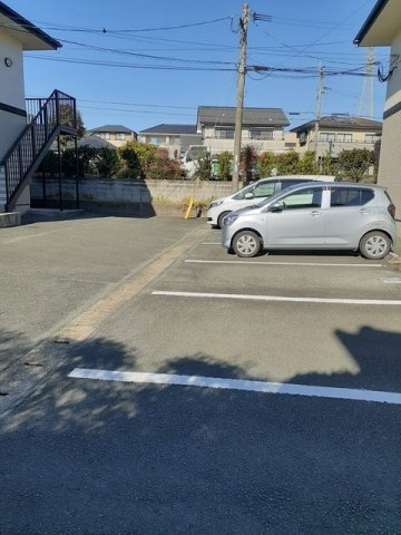 合志市須屋のアパートの駐車場|カースペースがあります