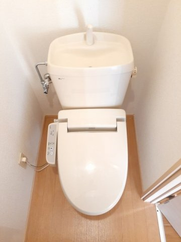 合志市須屋のアパートのトイレ|落ち着いたトイレです