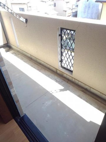 熊本市北区龍田６丁目の賃貸マンションのバルコニー|バルコニーからの眺めを楽しみながら食事をしませんか