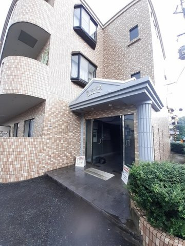 熊本市北区龍田６丁目の賃貸マンションのエントランス|ゆとりのあるエントランスです