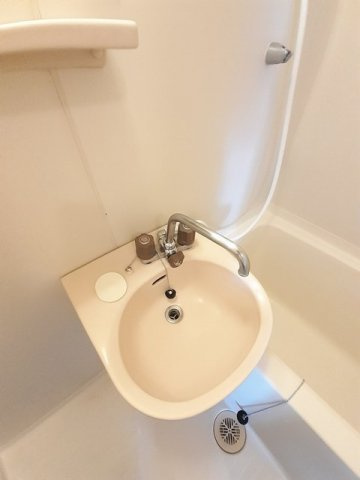 熊本市北区龍田６丁目のアパートの洗面所|スペースが確保できる洗面所です