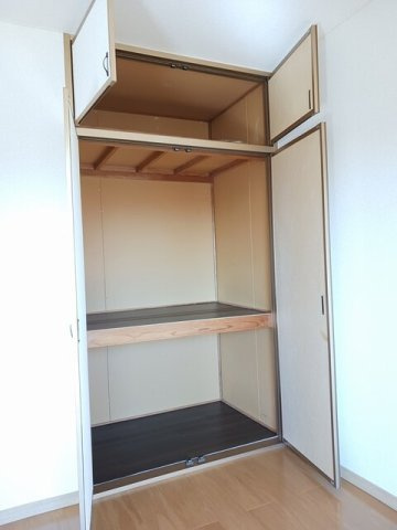 熊本市北区清水亀井町のアパートの収納|ちょっとした収納スペースも充実しています