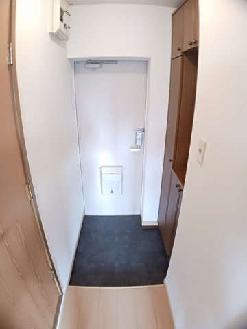 合志市須屋のアパートの玄関|シンプルで使いやすい玄関です