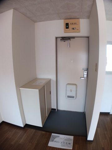 合志市須屋のアパートの玄関|落ち着いた玄関です
