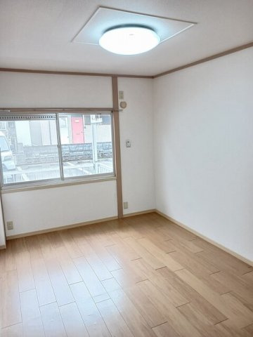 合志市須屋のアパートの内装|明るい色調の室内です