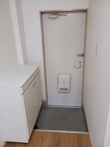合志市須屋のアパートの玄関|落ち着いた玄関です