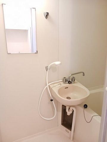 合志市須屋のアパートの洗面所|忙しい朝には欠かせない洗面所です