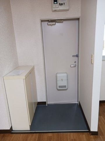 合志市須屋のアパートの玄関|落ち着いた玄関です