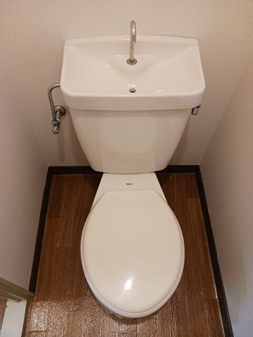 合志市須屋のアパートのトイレ|ゆったりとした空間のトイレです