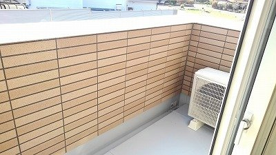 フロンティアのバルコニー