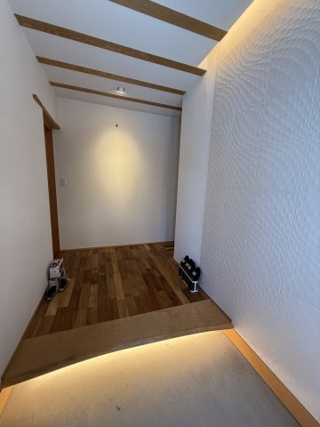 2026/5/6商談中　戸建　高山市国府町広瀬町　3280万（3/22新規　4/22価格変更）の玄関