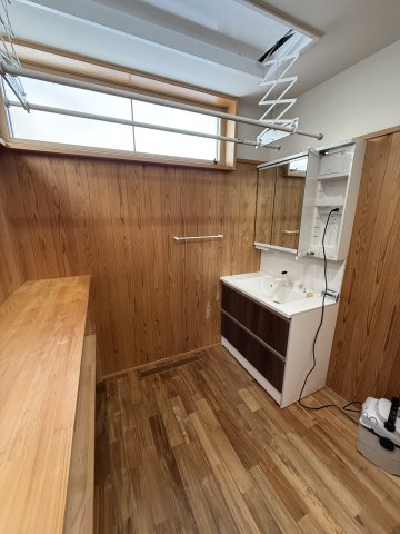 2026/5/6商談中　戸建　高山市国府町広瀬町　3280万（3/22新規　4/22価格変更）の脱衣所