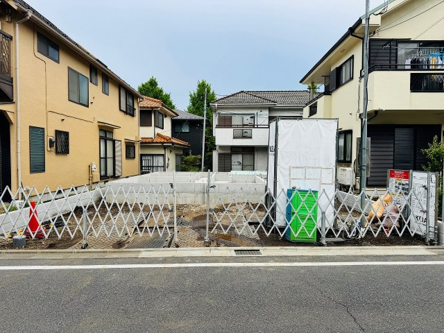 八王子市　並木町　新築一戸建て　２期の駐車場|～並列2台駐車可能カースペース付き～