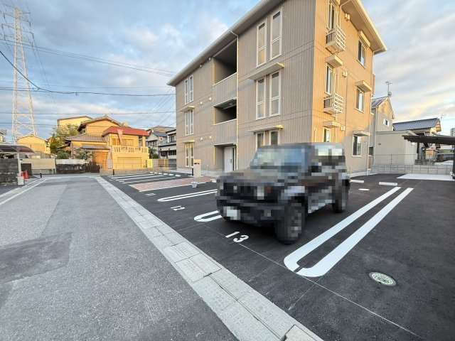 ステラヴィータ A棟の駐車場