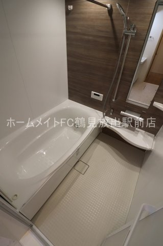 大阪市鶴見区放出東１丁目のアパートの浴室