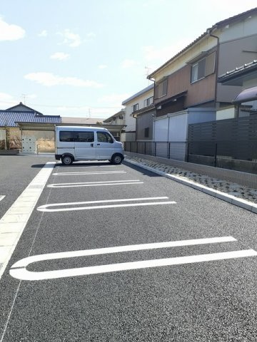 リュニック　唯　Ⅱの駐車場