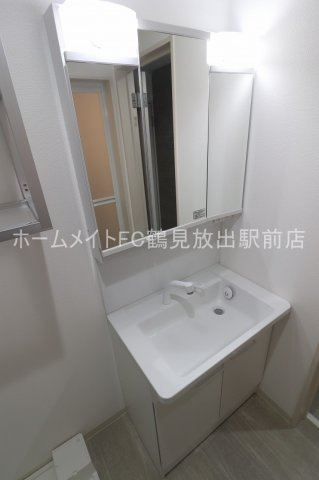 大阪市鶴見区中茶屋１丁目のアパートの独立洗面台