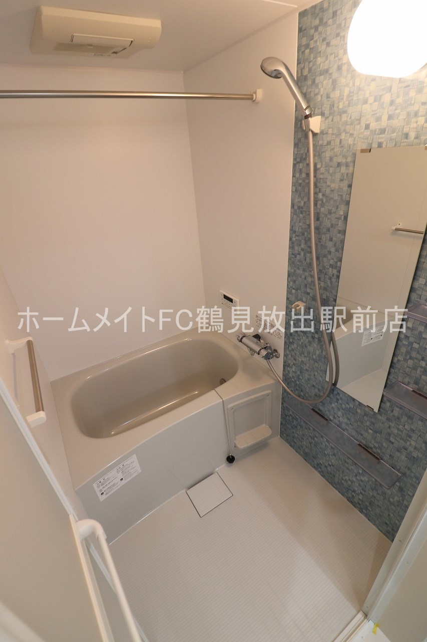大阪市鶴見区中茶屋１丁目のアパートの浴室
