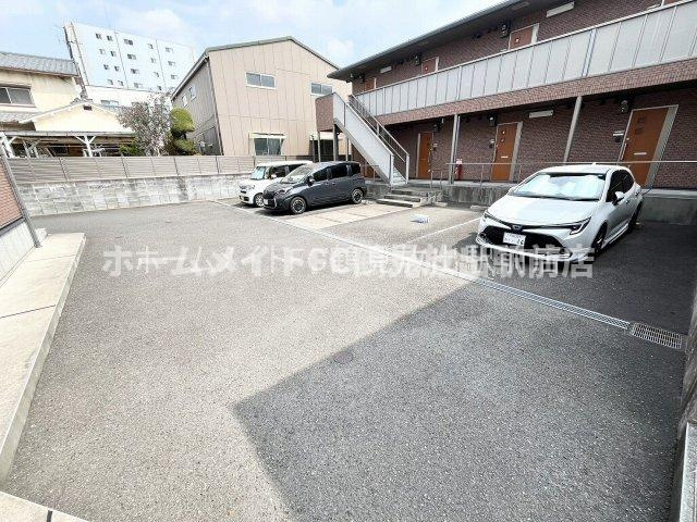 東大阪市西堤西のハイツの駐車場