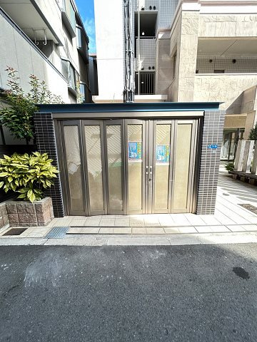 エヴァステージ梅田WESTの外観