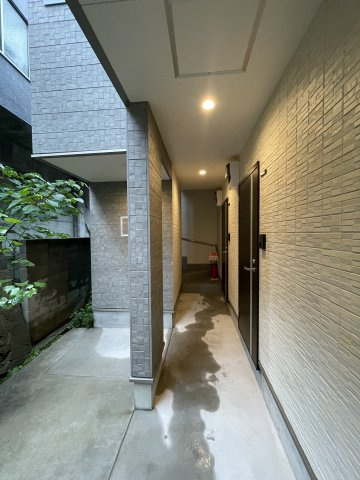 NET-K片山町のエントランス