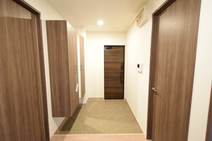 エレナ本山の玄関