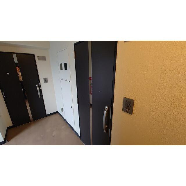 ドゥーシエル桜新町の玄関