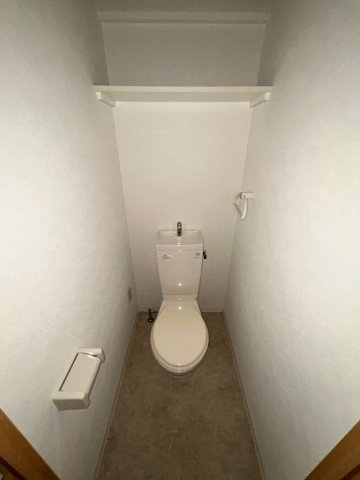 ラ・ヴィスタ板宿のトイレ|ゆったりとした空間のトイレです