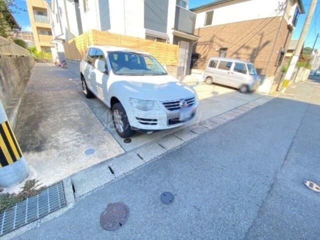 ベルメゾン姪の浜の駐車場