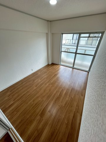 芦屋精道スカイハイツの洋室