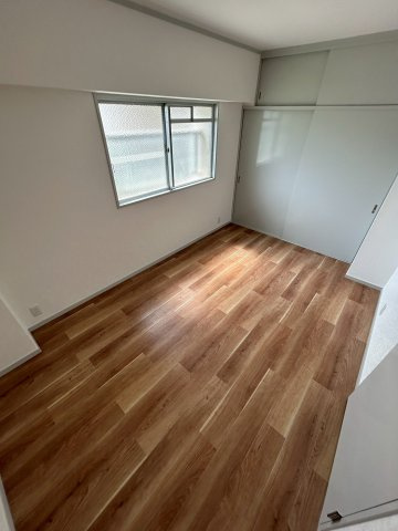 芦屋精道スカイハイツの洋室